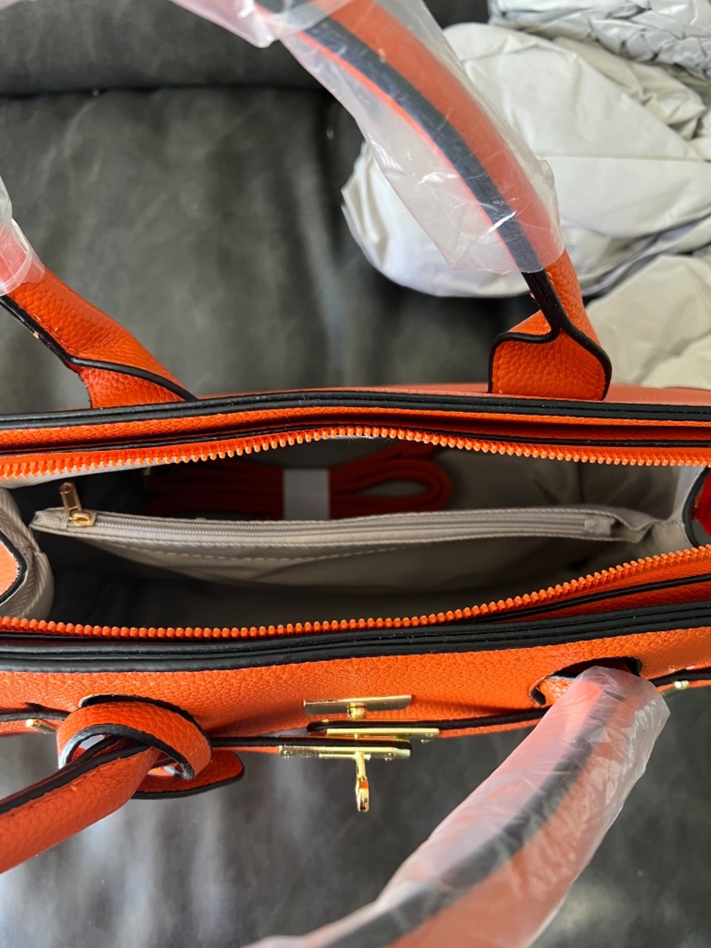 Handbag - Picture 2 of 6